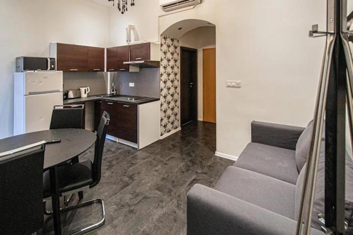 Cozy Homestay At Prague Main Station 外观 照片