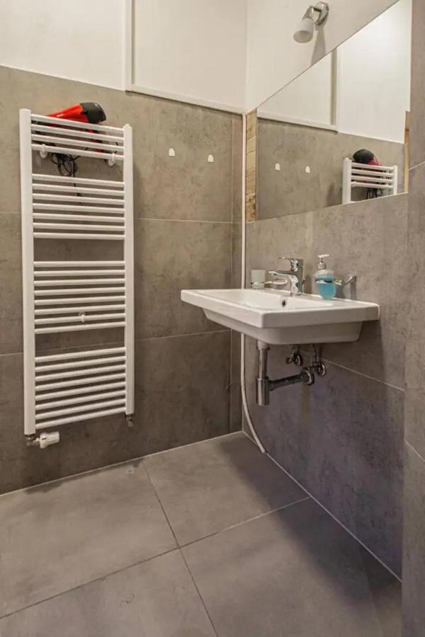Cozy Homestay At Prague Main Station 外观 照片