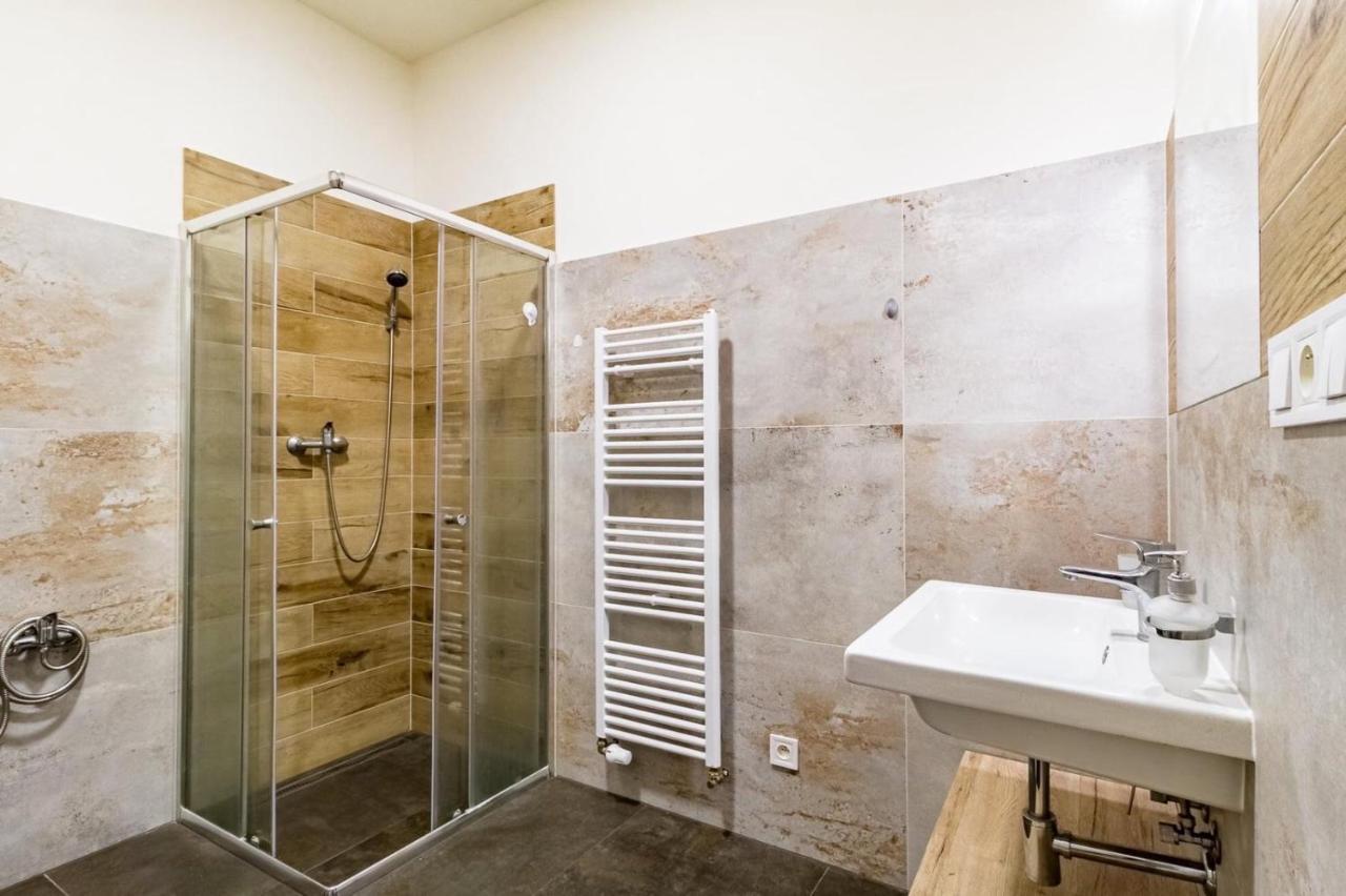 Cozy Homestay At Prague Main Station 外观 照片