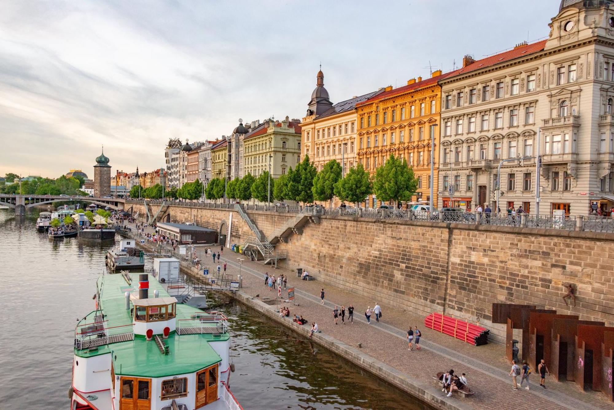 Cozy Homestay At Prague Main Station 外观 照片